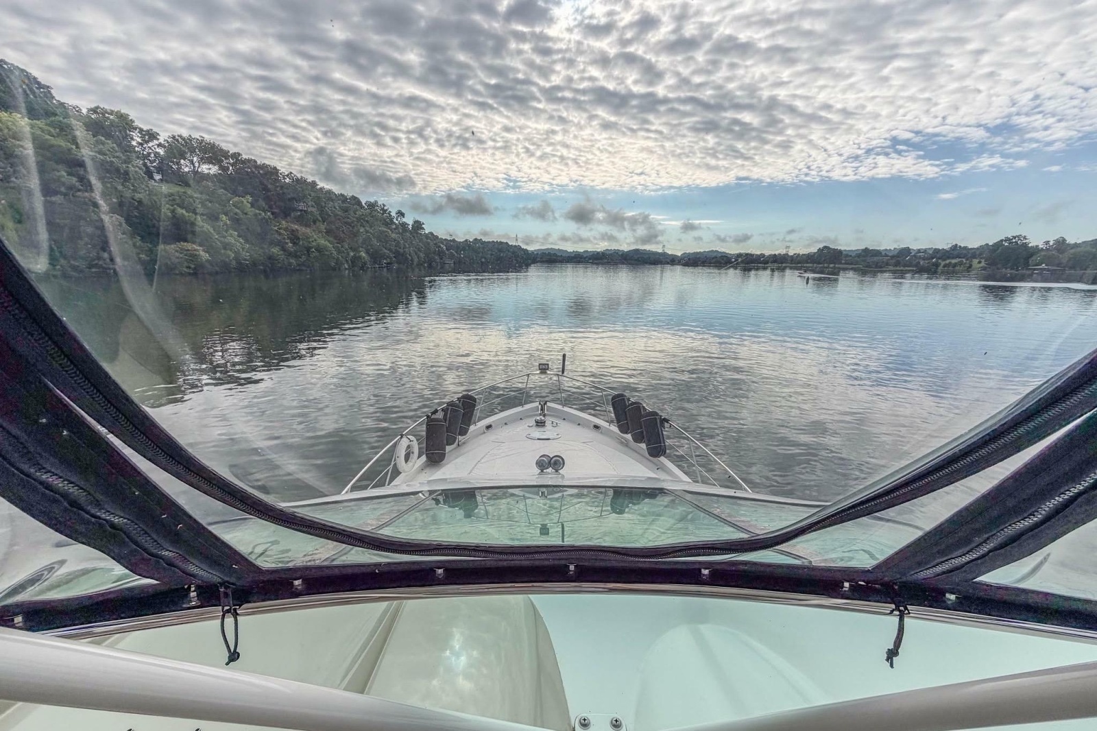 2005 Carver 56 Voyager