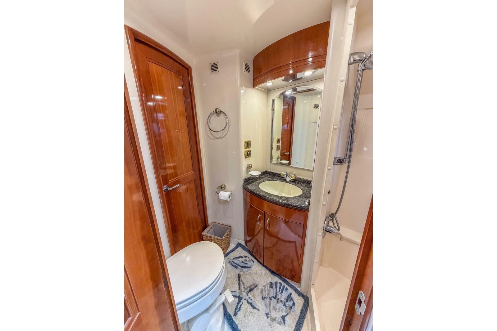 2005 Carver 56 Voyager