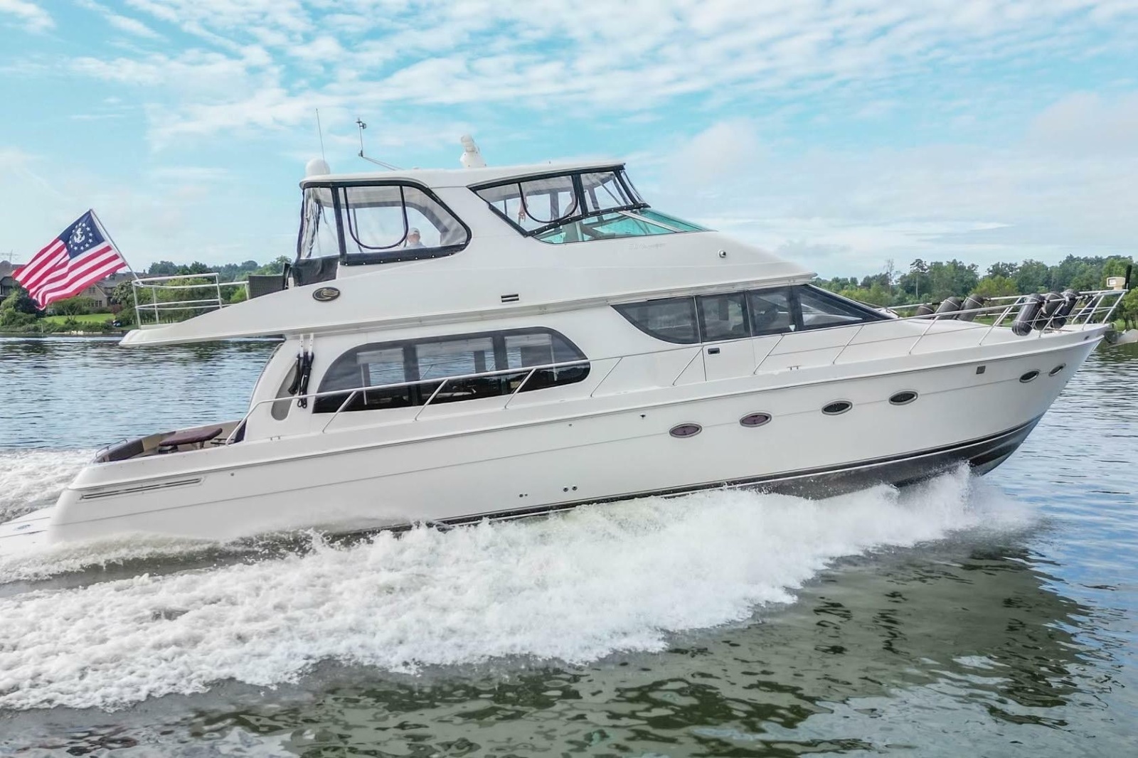 2005 Carver 56 Voyager