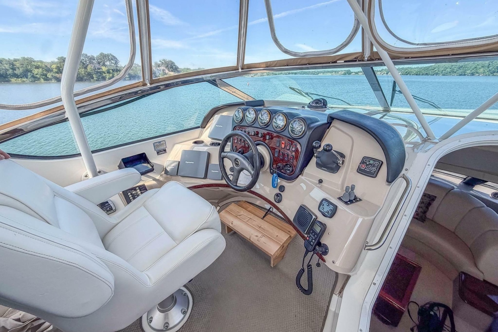 2005 Carver 570 Voyager Pilothouse