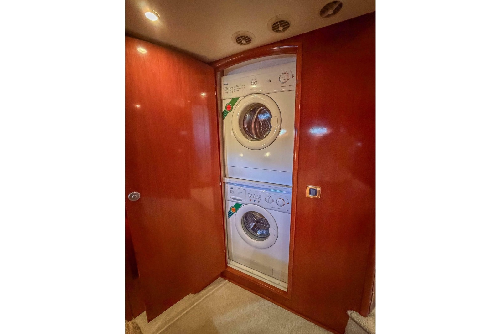 2005 Carver 570 Voyager Pilothouse