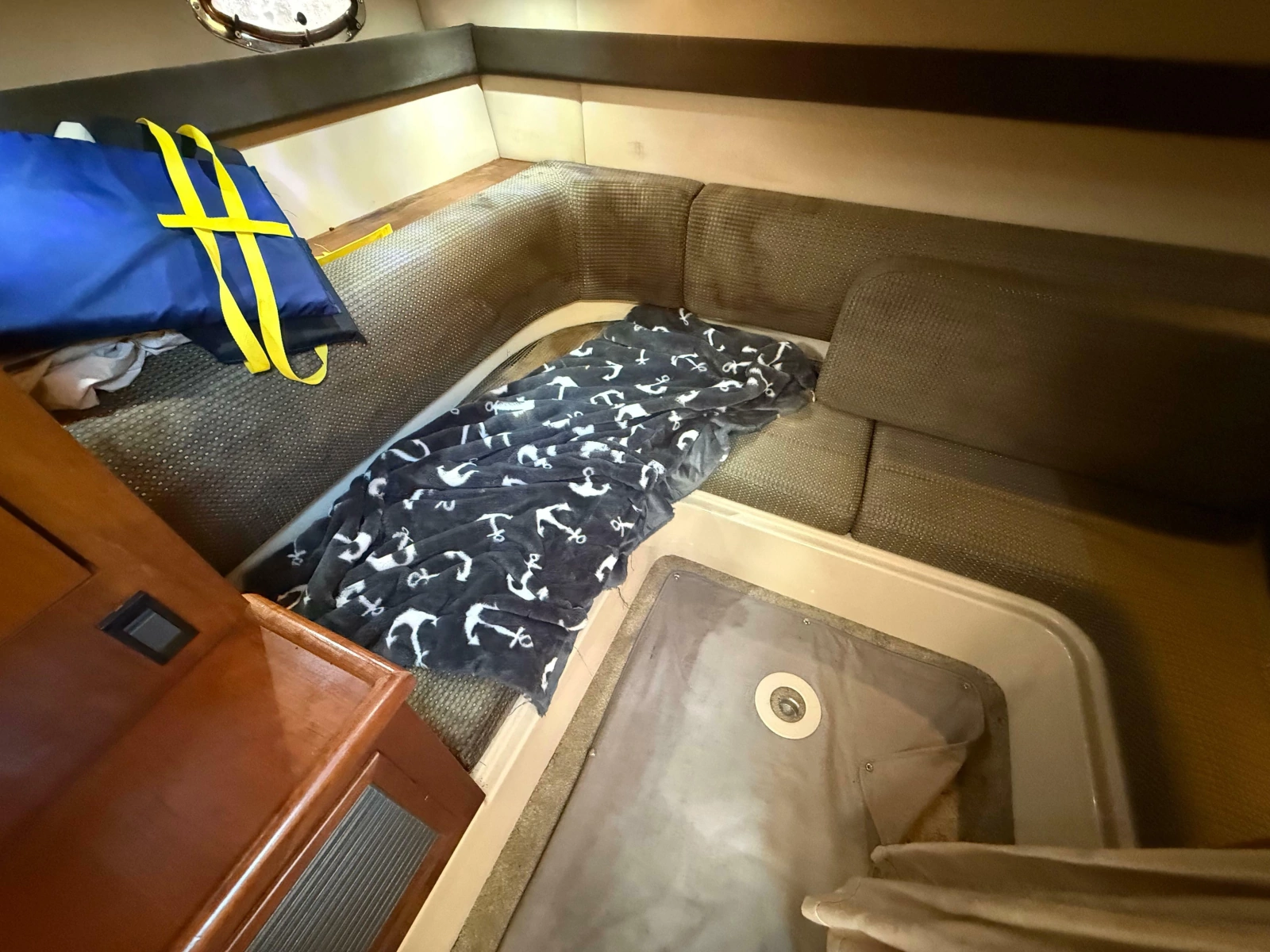 2005 Cruisers Yachts 340 Express