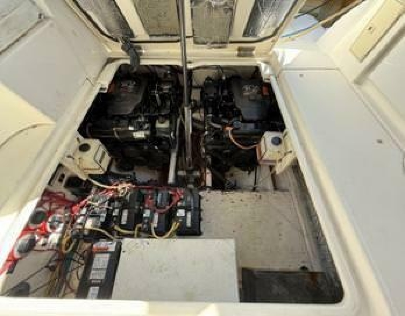 2005 Cruisers Yachts 340 Express