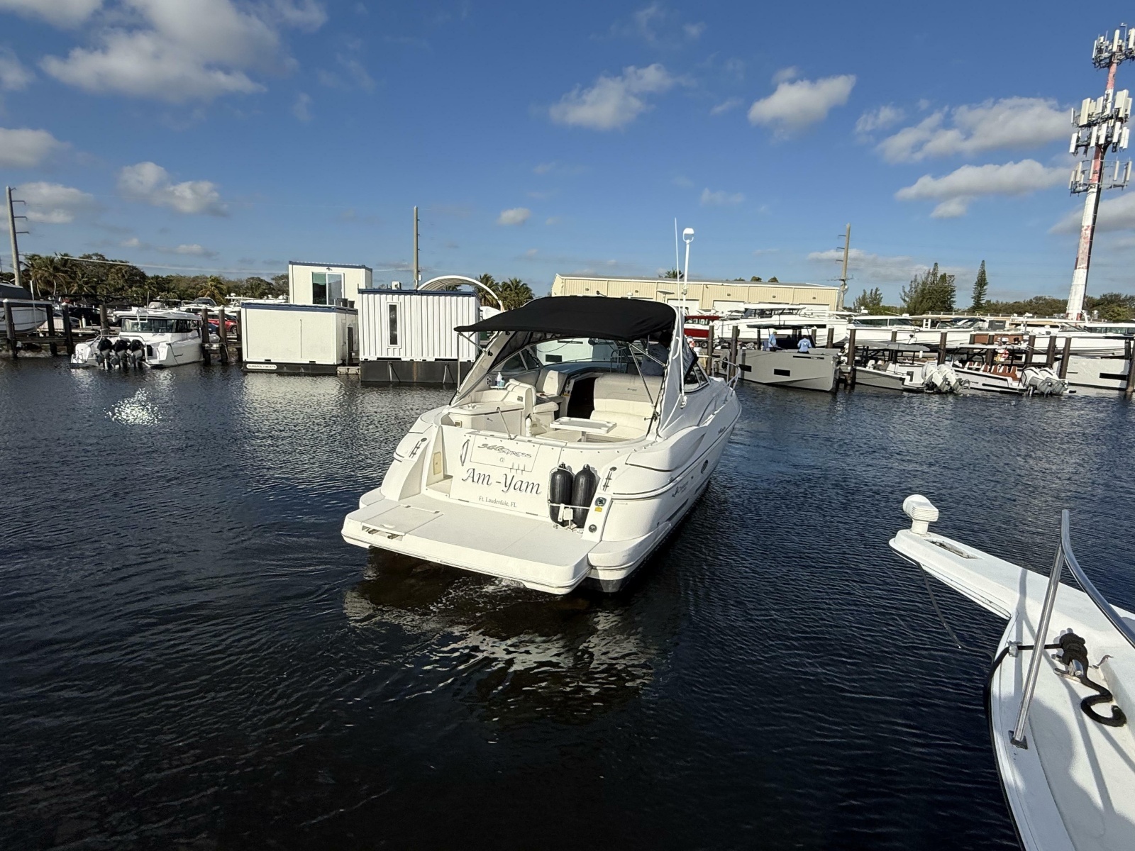 2005 Cruisers Yachts 340 Express