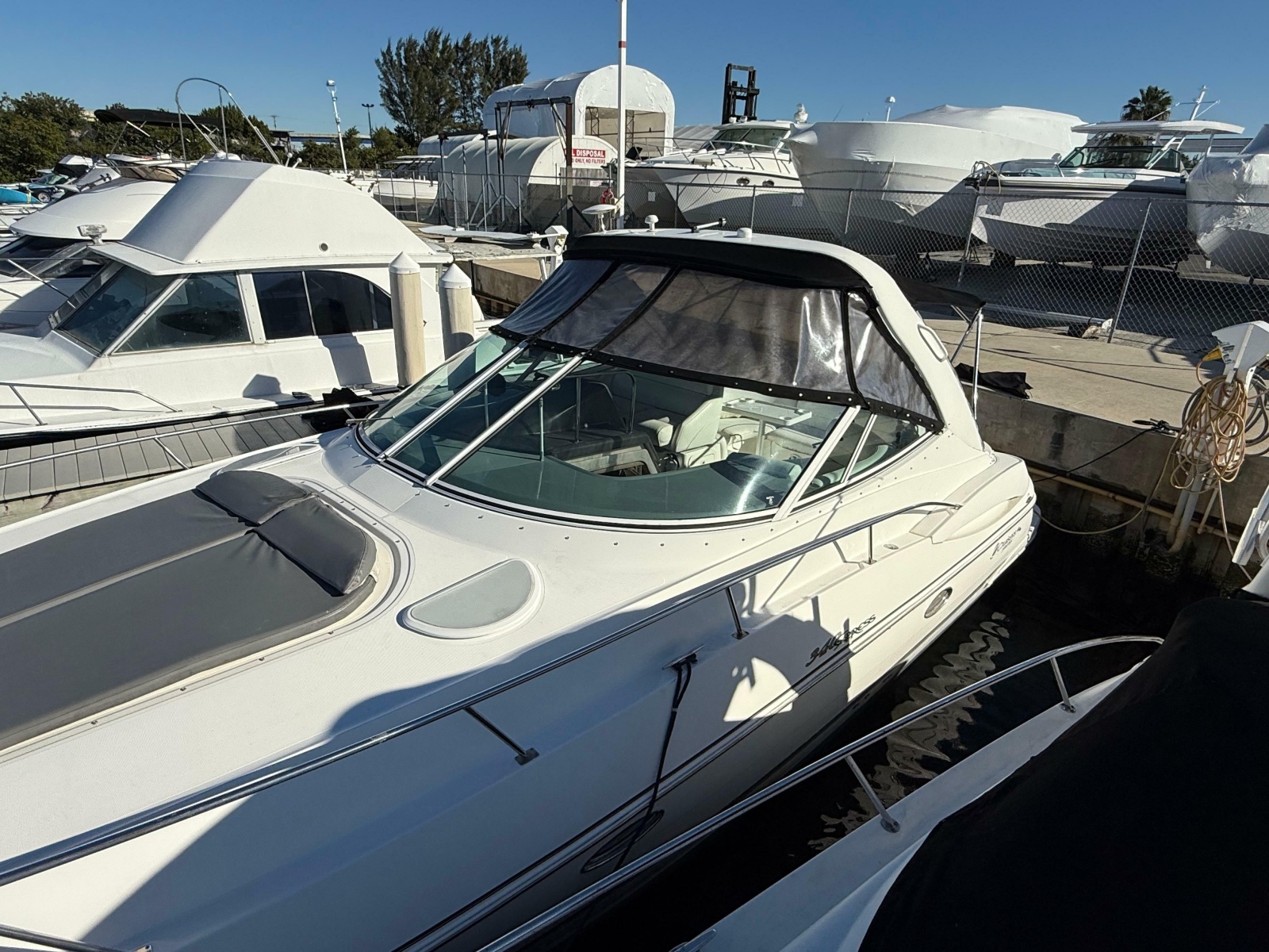 2005 Cruisers Yachts 340 Express