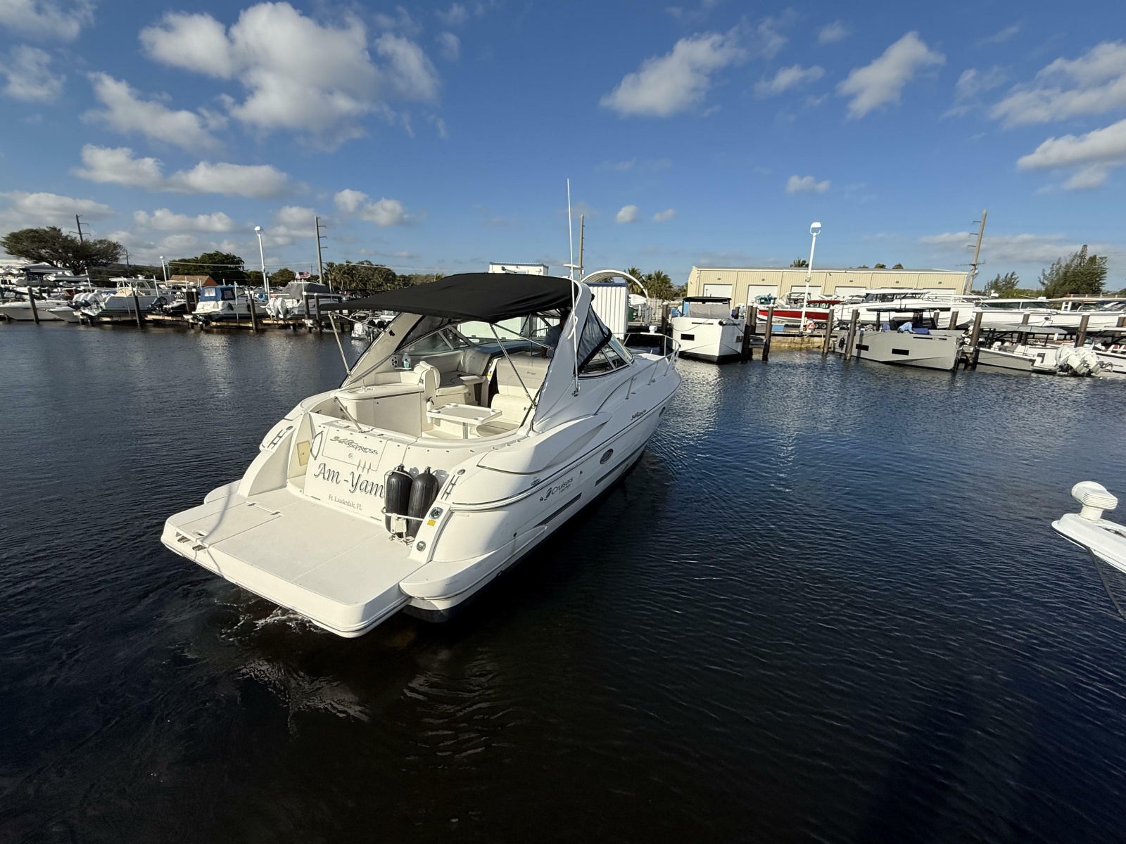 2005 Cruisers Yachts 340 Express