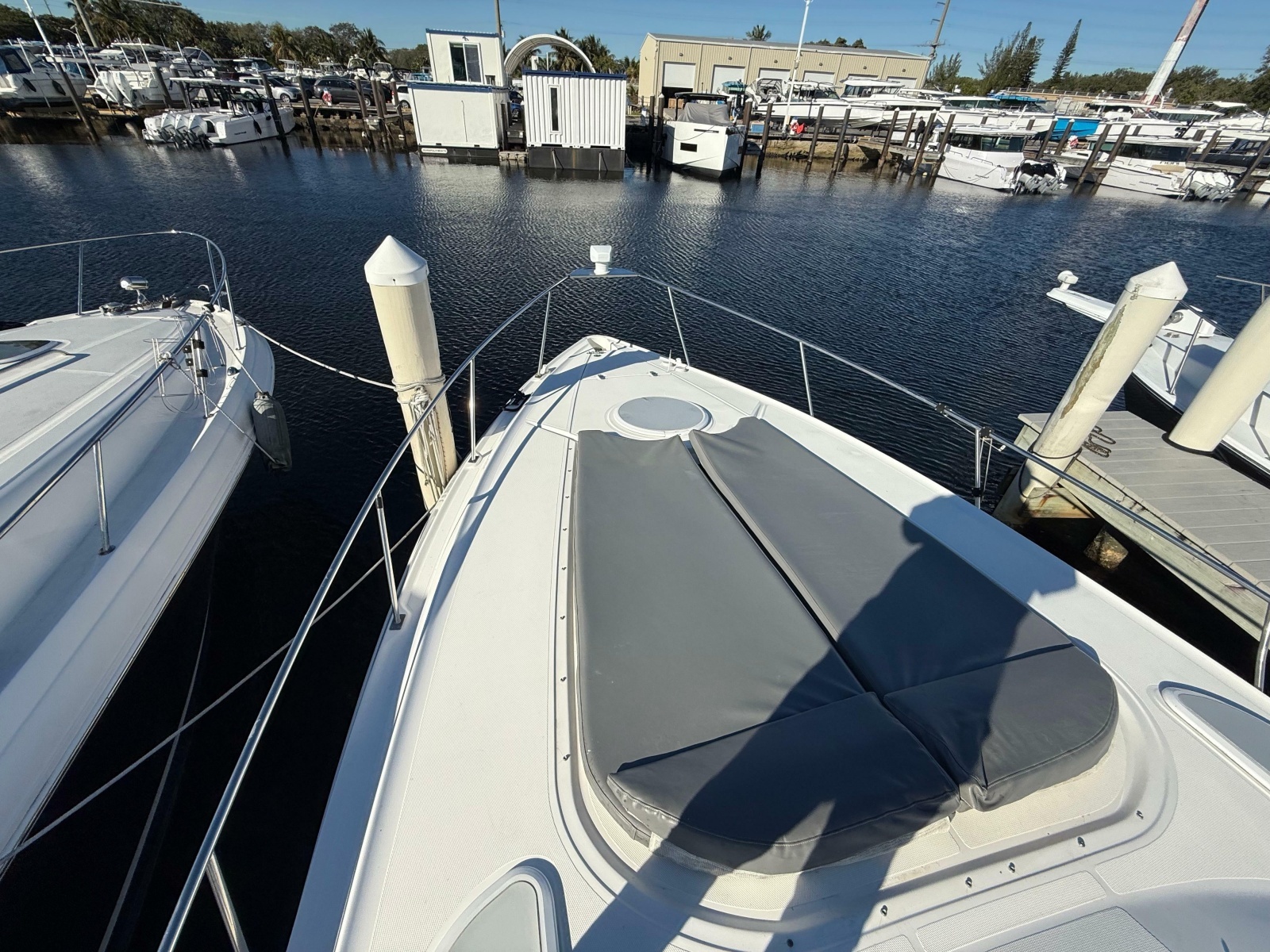 2005 Cruisers Yachts 340 Express