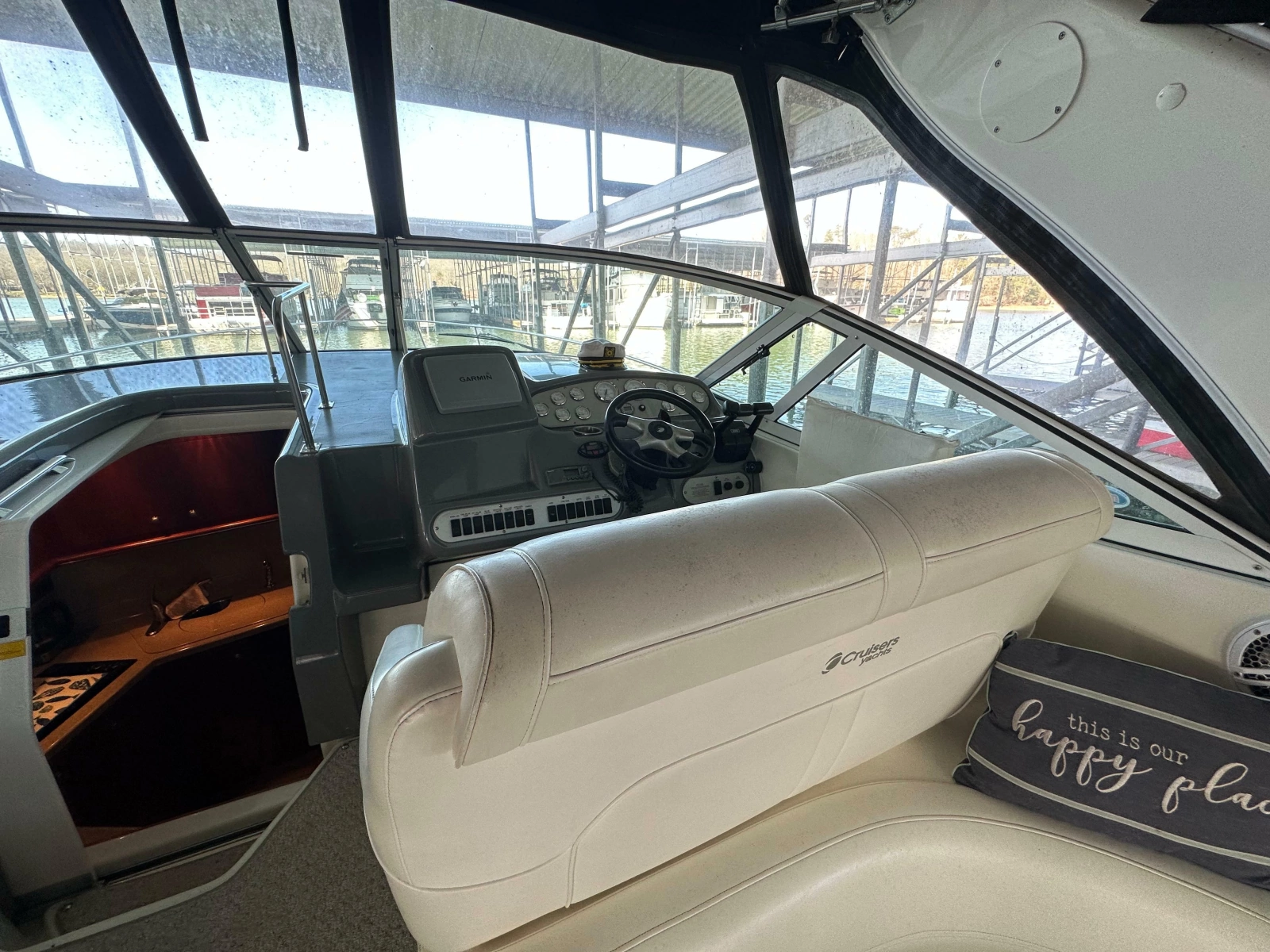 2005 Cruisers Yachts 340 Express