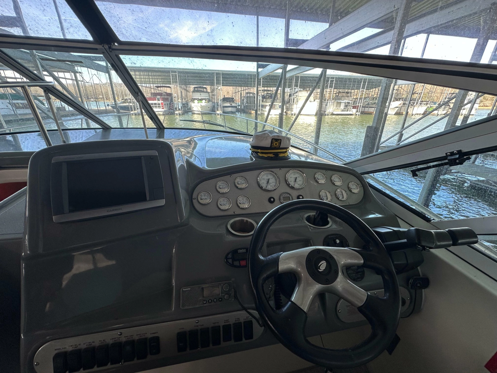 2005 Cruisers Yachts 340 Express