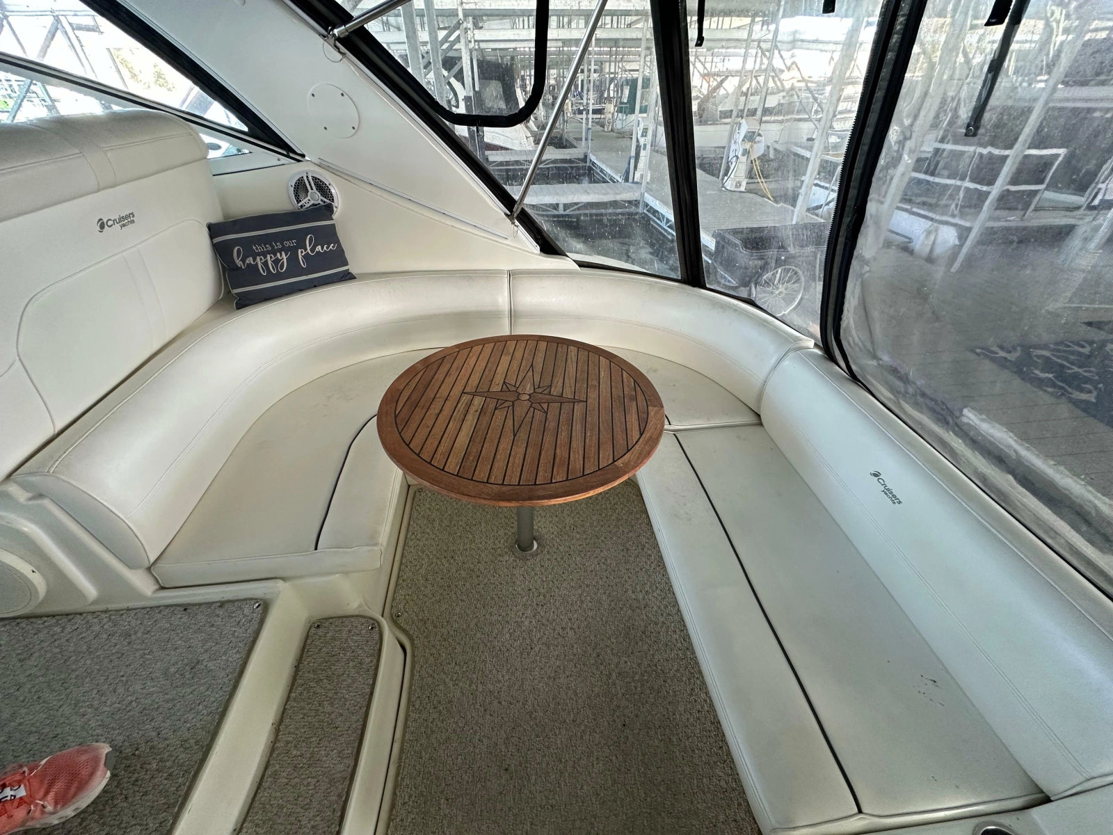 2005 Cruisers Yachts 340 Express