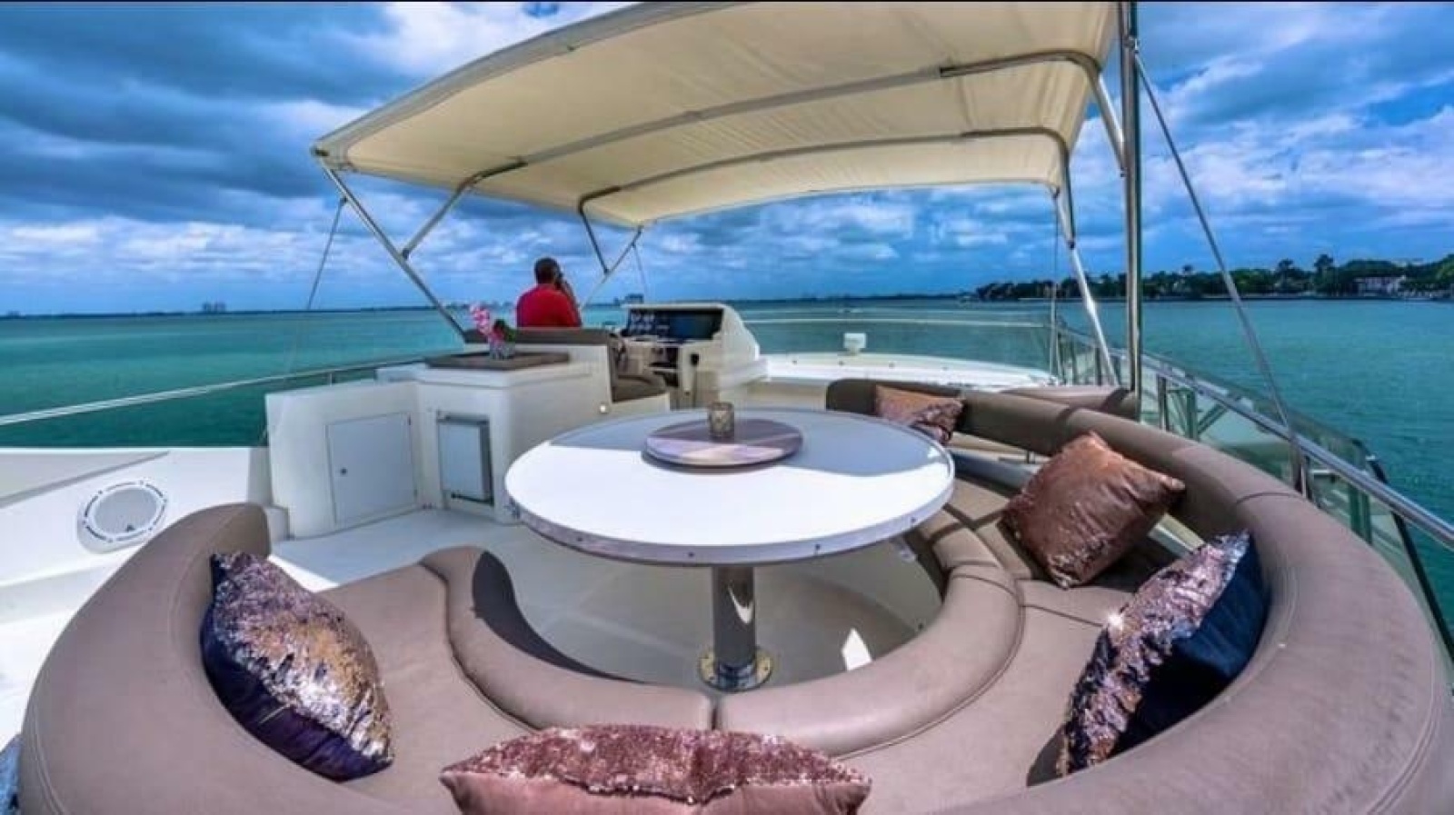 2005 Ferretti Yachts 680