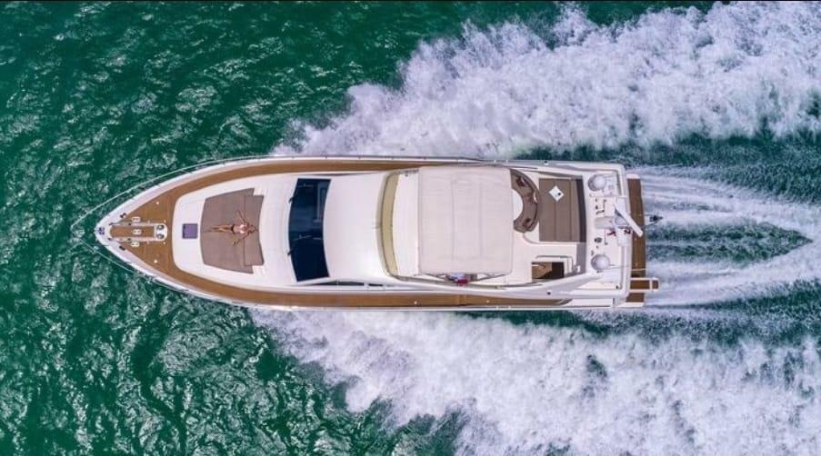 2005 Ferretti Yachts 680