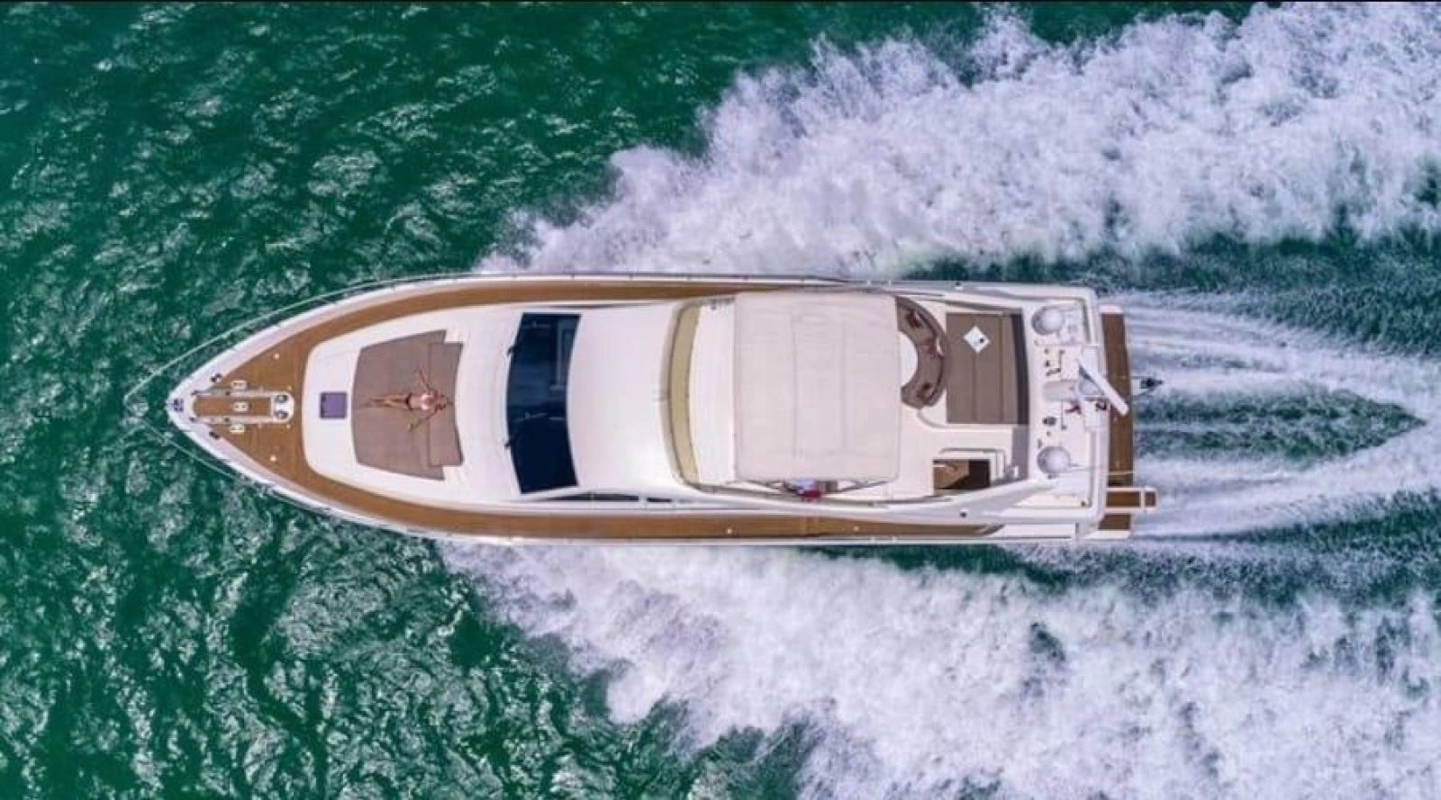 2005 Ferretti Yachts 680
