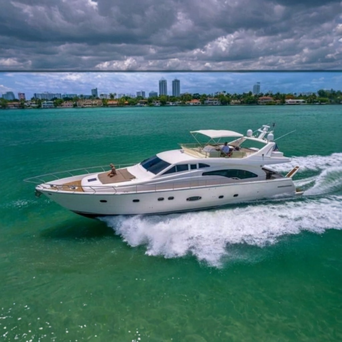 2005 Ferretti Yachts 680
