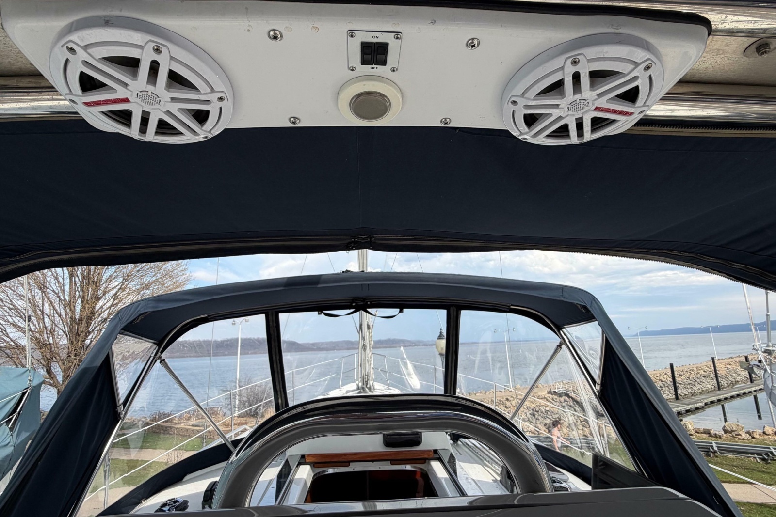 2005 Hunter 38