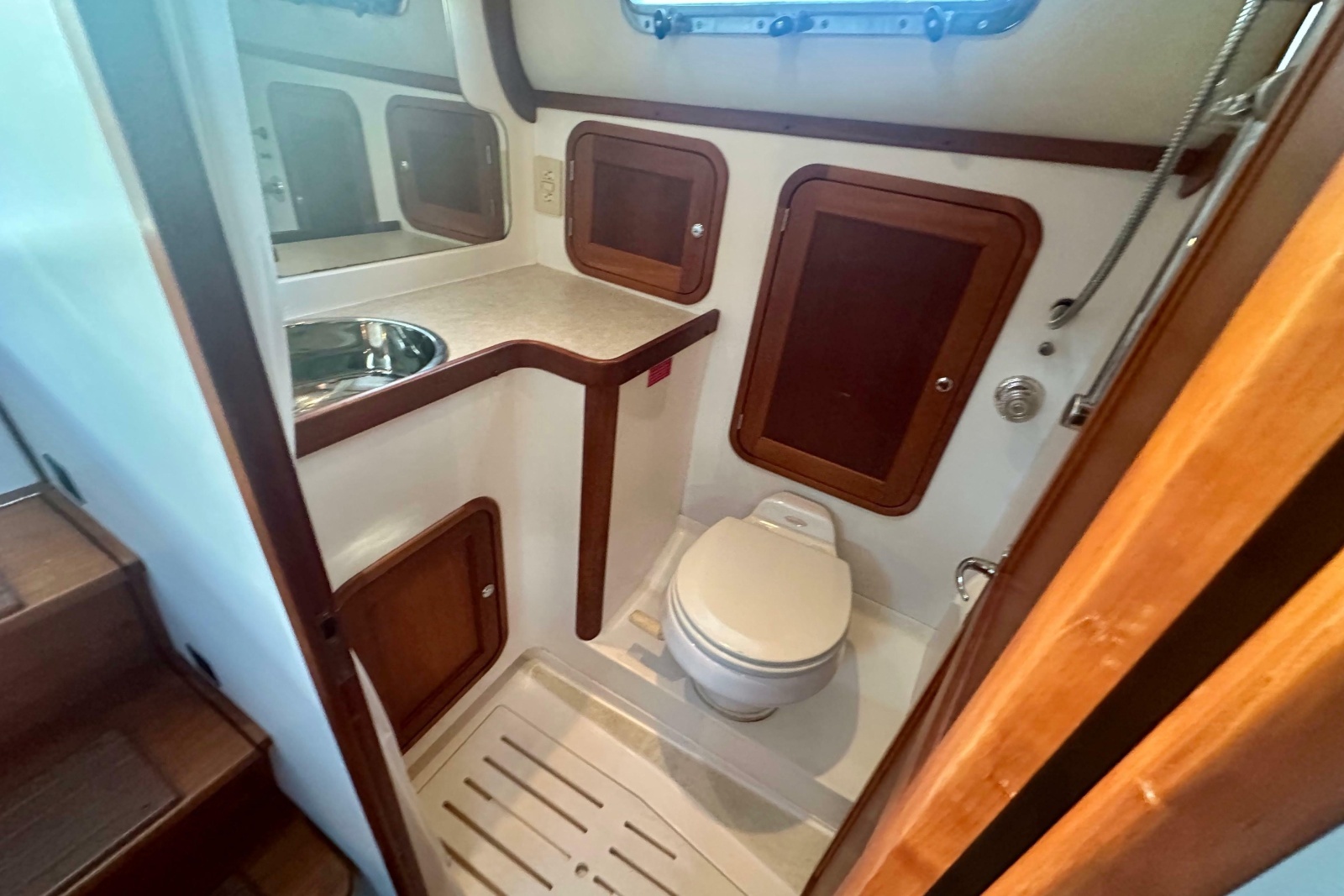 2005 Legacy Yachts 34 Express