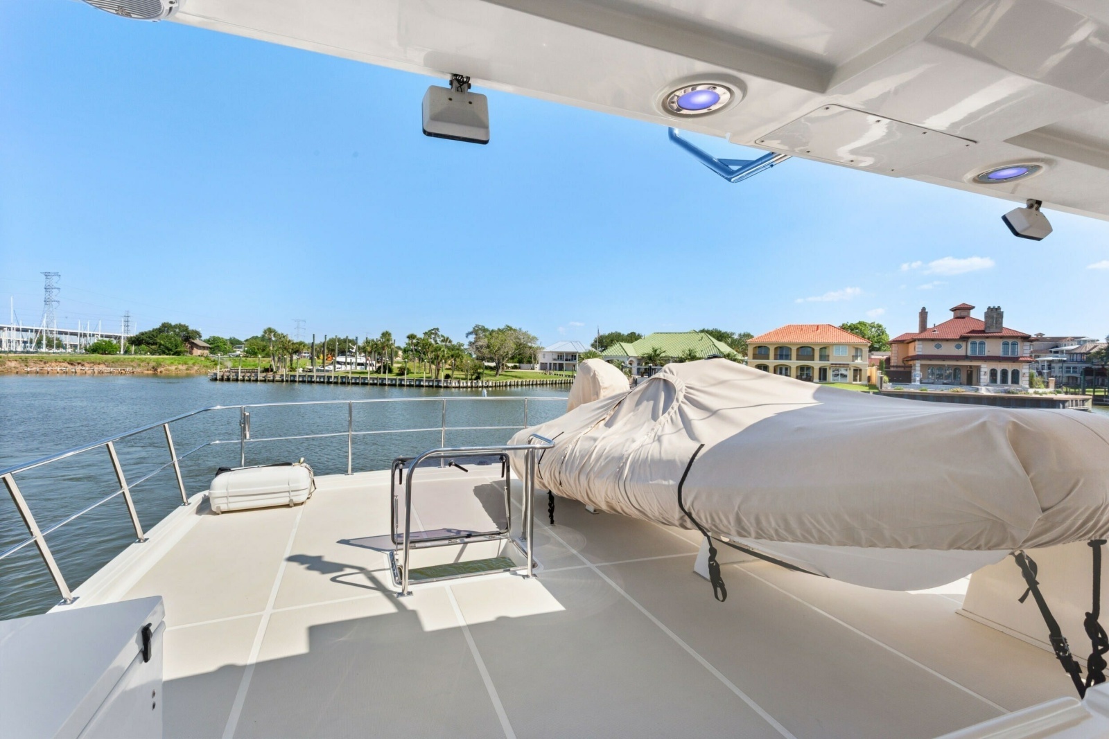 2005 Offshore Yachts 66 Pilot House