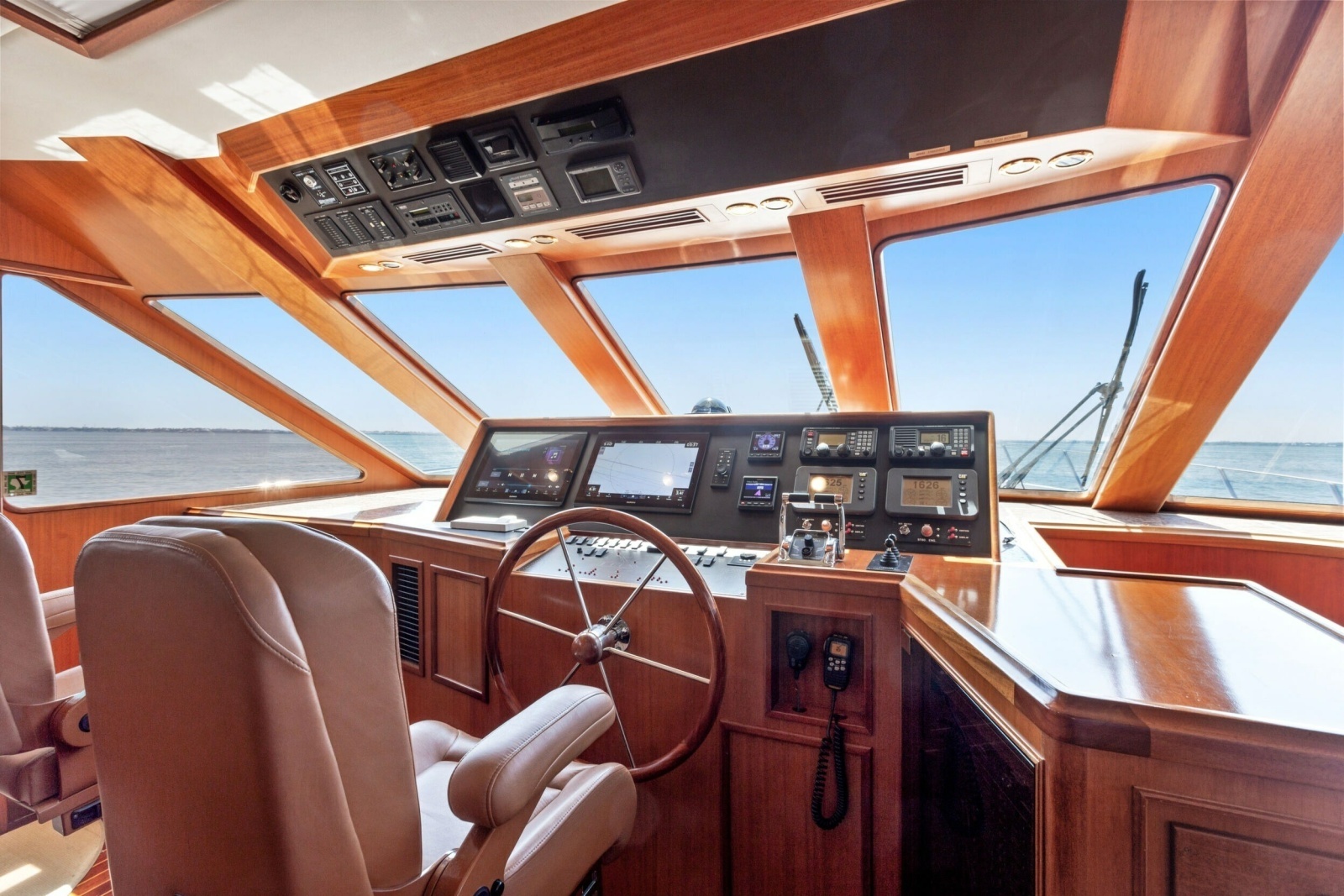 2005 Offshore Yachts 66 Pilot House
