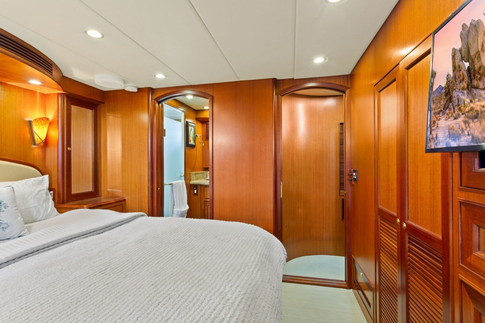 2005 Offshore Yachts 66 Pilot House