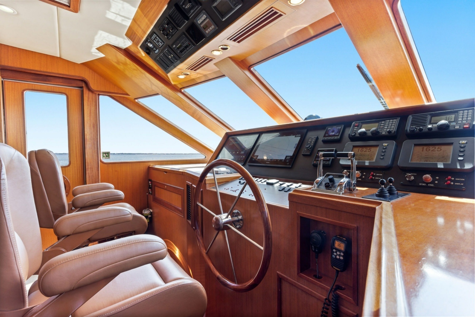 2005 Offshore Yachts 66 Pilot House