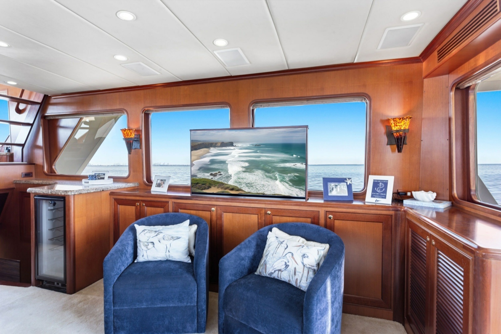 2005 Offshore Yachts 66 Pilot House