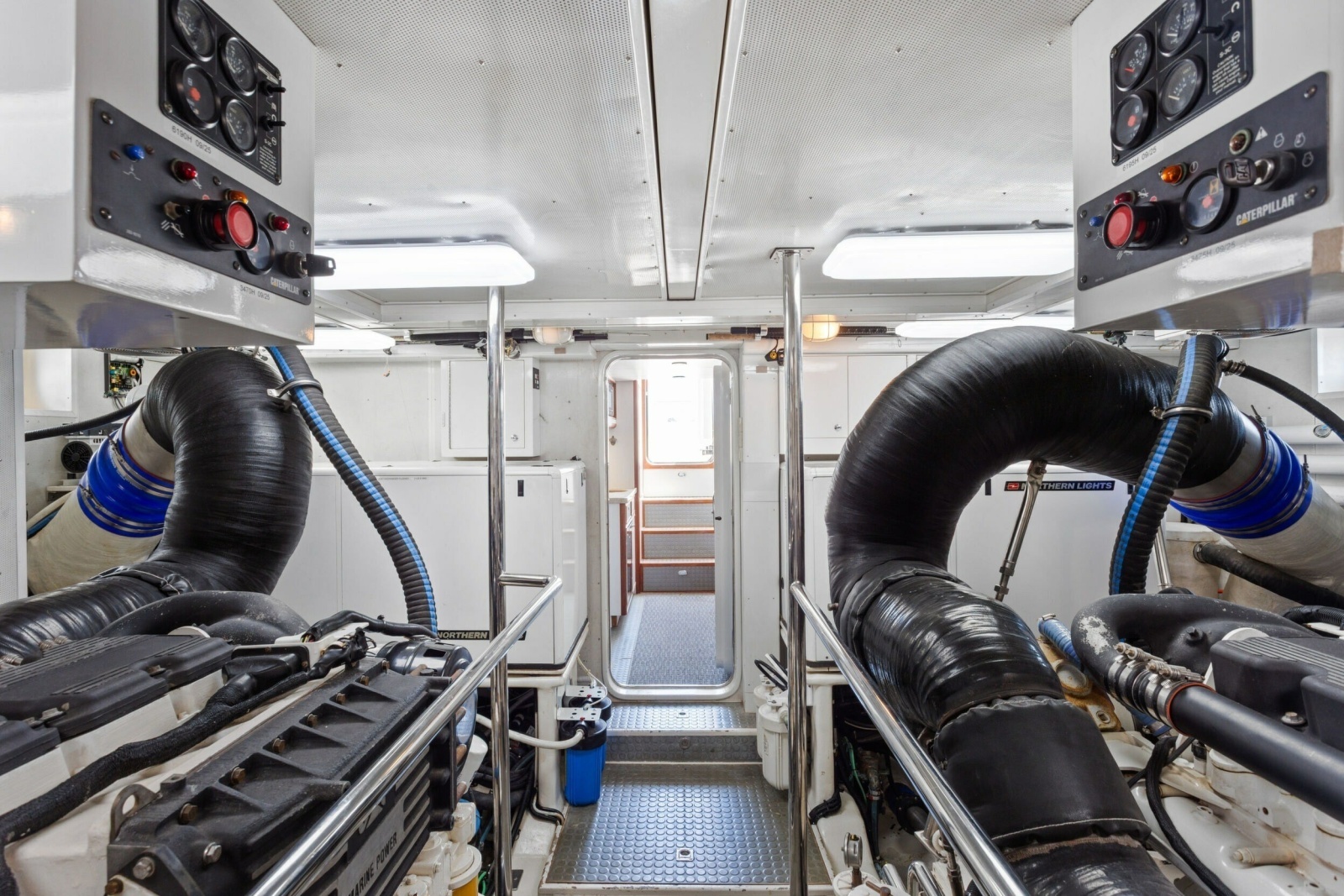 2005 Offshore Yachts 66 Pilot House