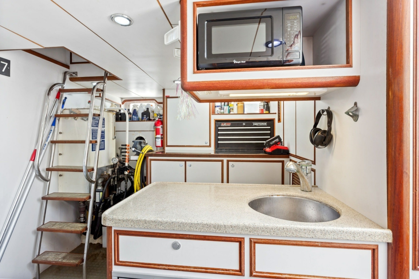 2005 Offshore Yachts 66 Pilot House