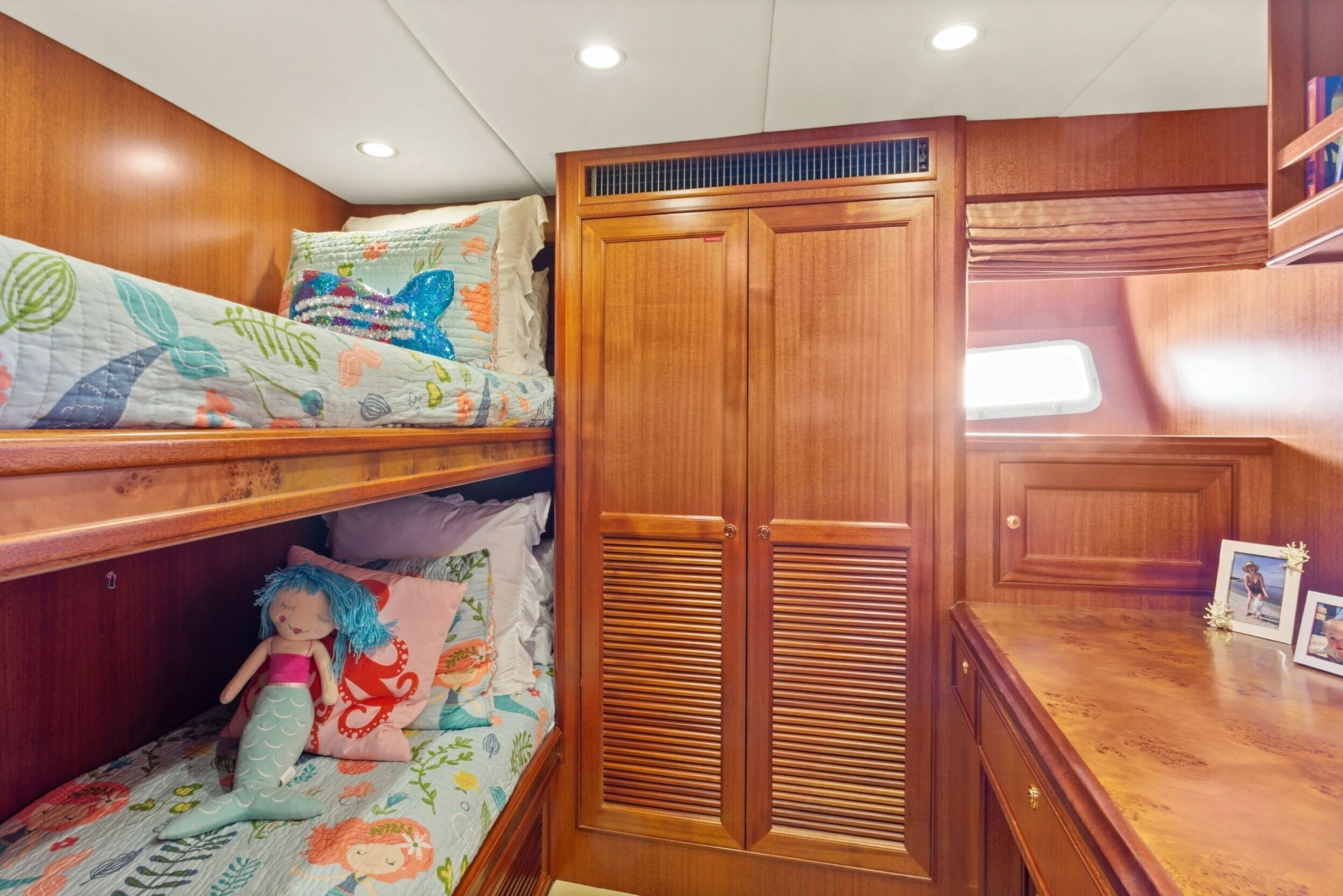2005 Offshore Yachts 66 Pilot House
