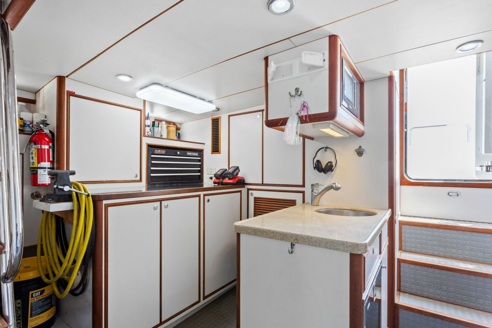 2005 Offshore Yachts 66 Pilot House
