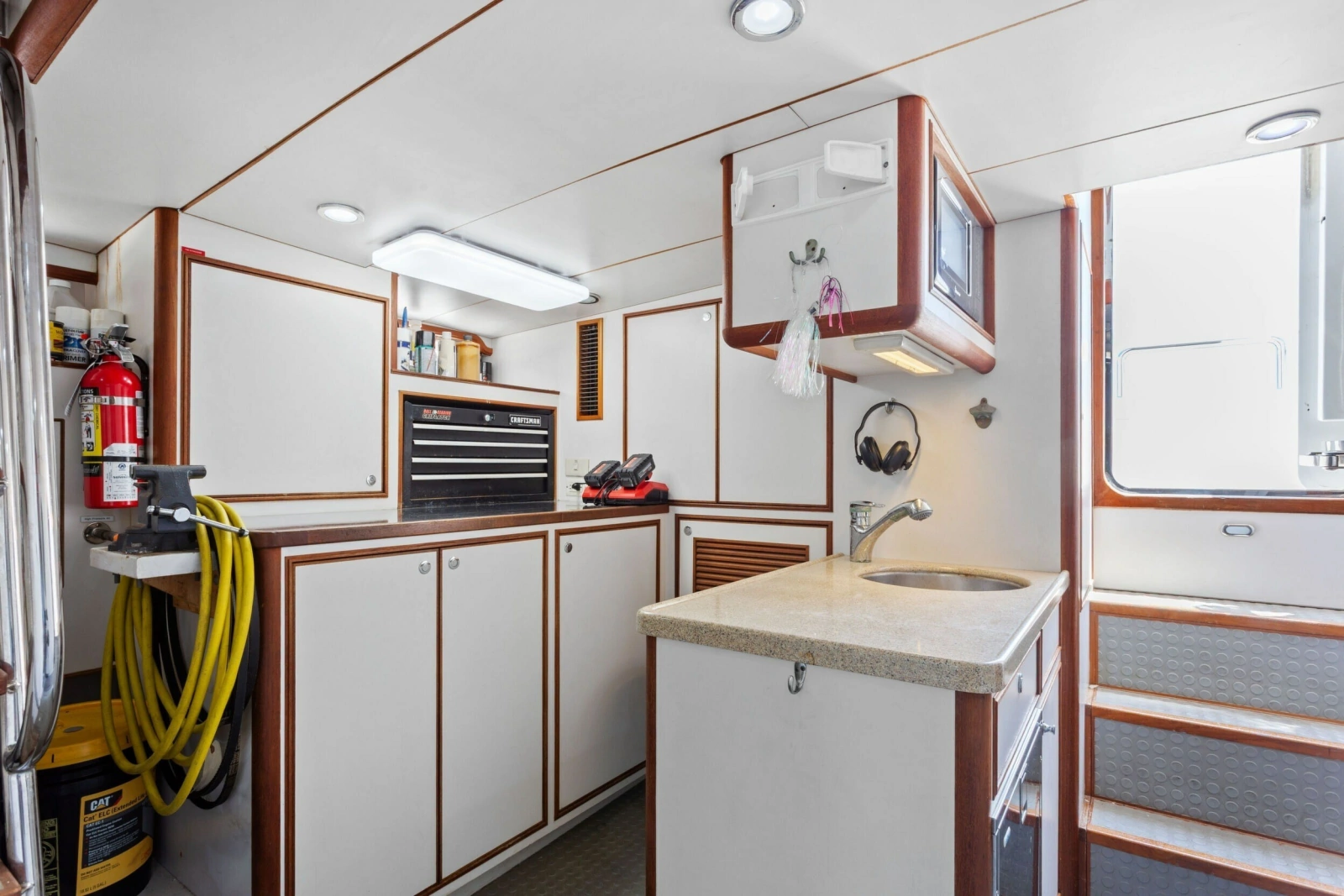 2005 Offshore Yachts 66 Pilot House
