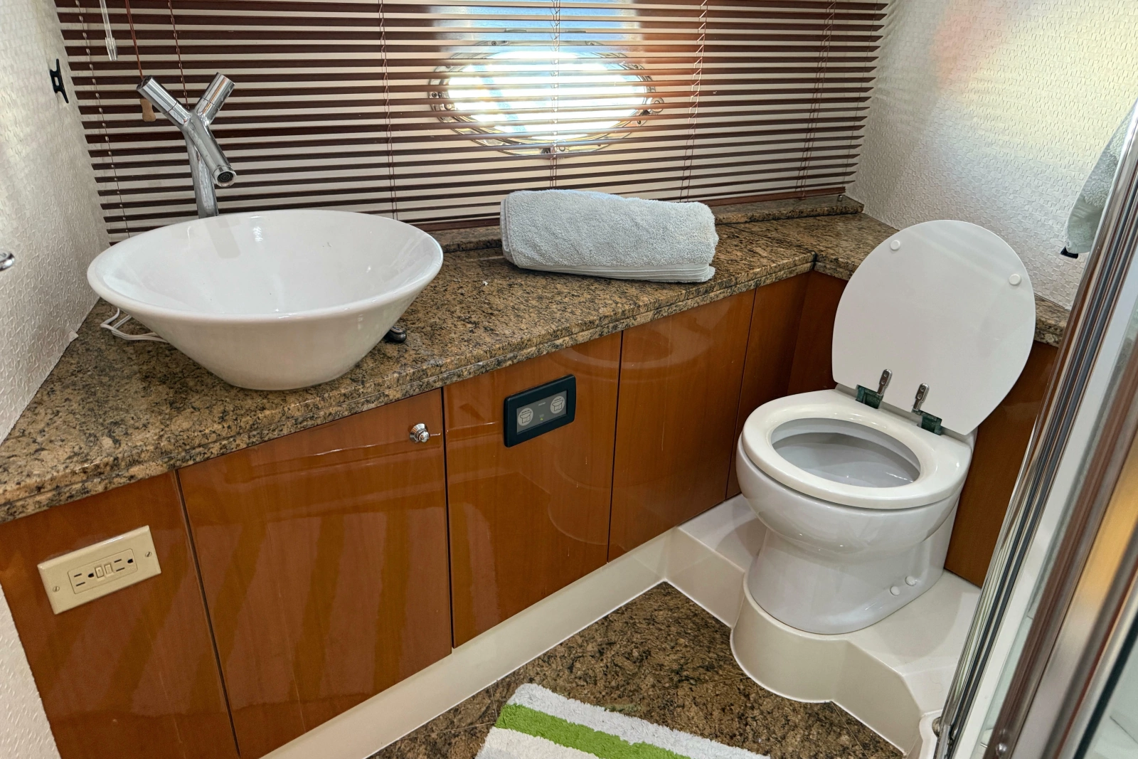 2005 Sunseeker 75 Yacht