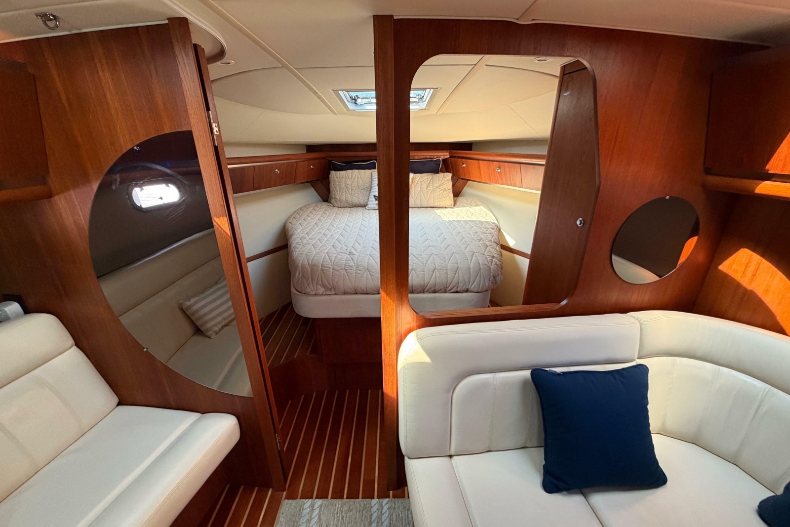 2005 Tiara Yachts 3600 Sovran