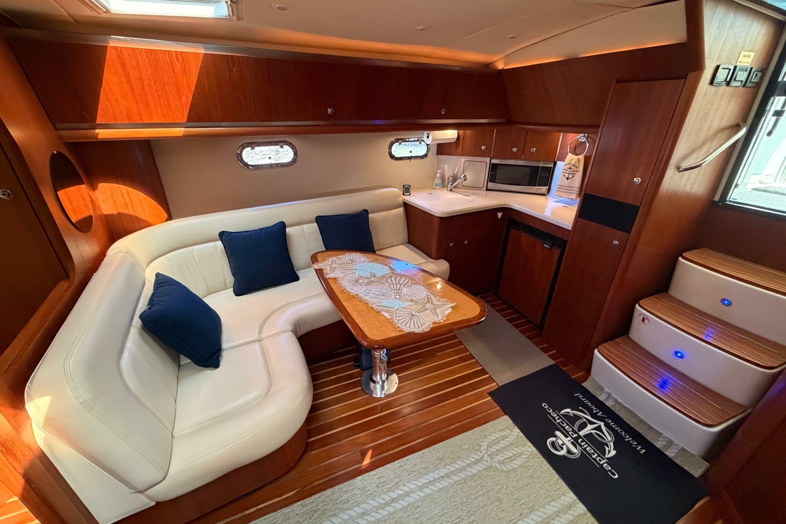 2005 Tiara Yachts 3600 Sovran