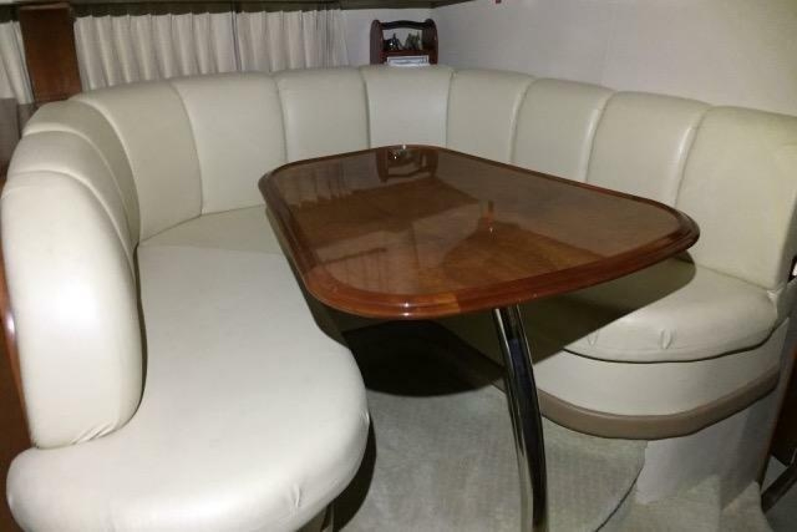 2004 Carver 420 Mariner