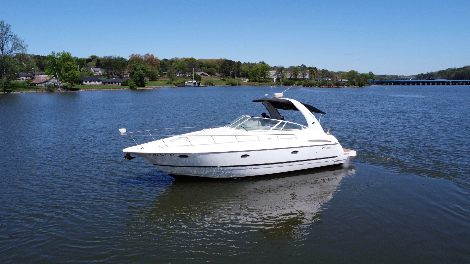 2004 Cruisers Yachts 370 Express