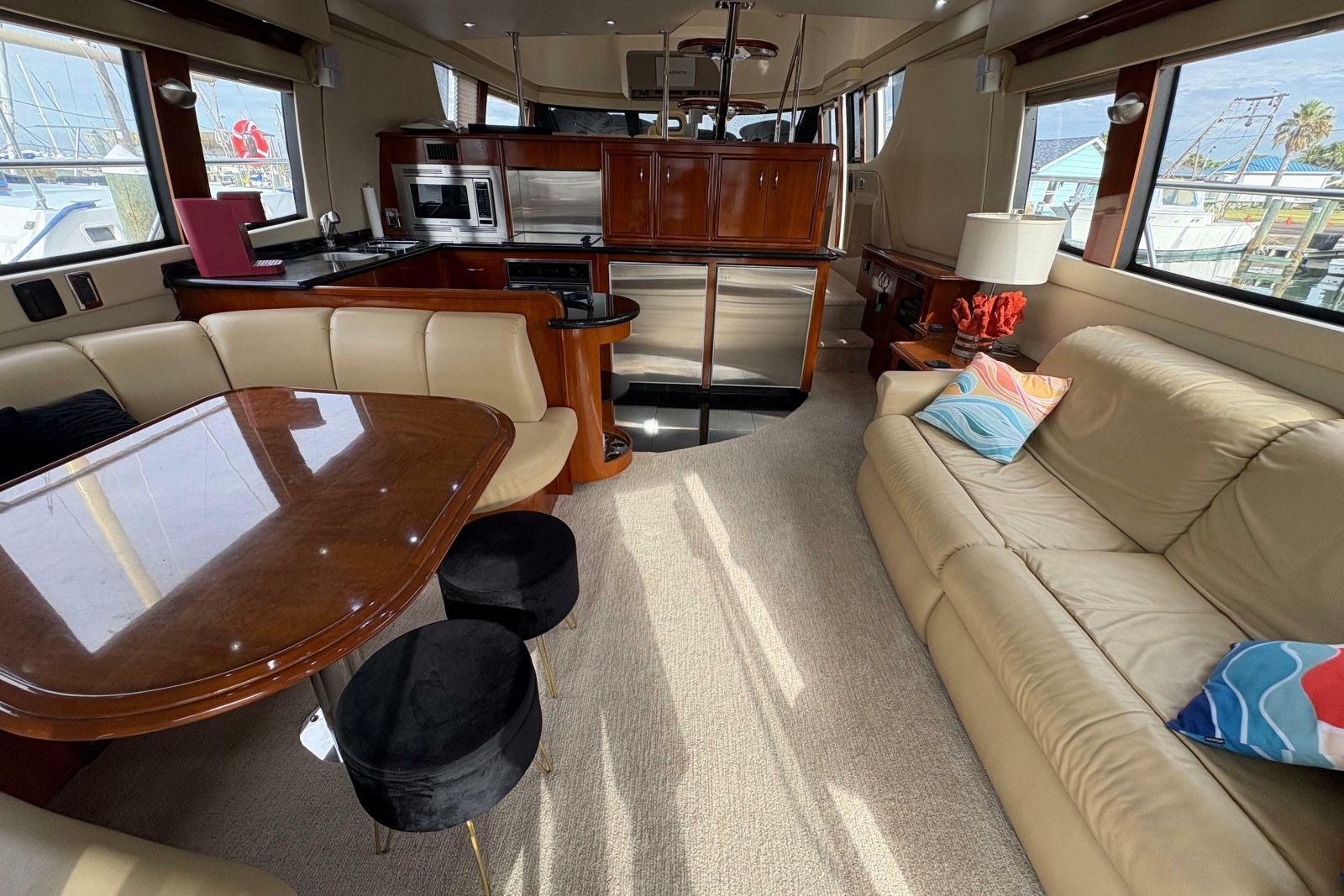 2004 Carver 560 Voyager