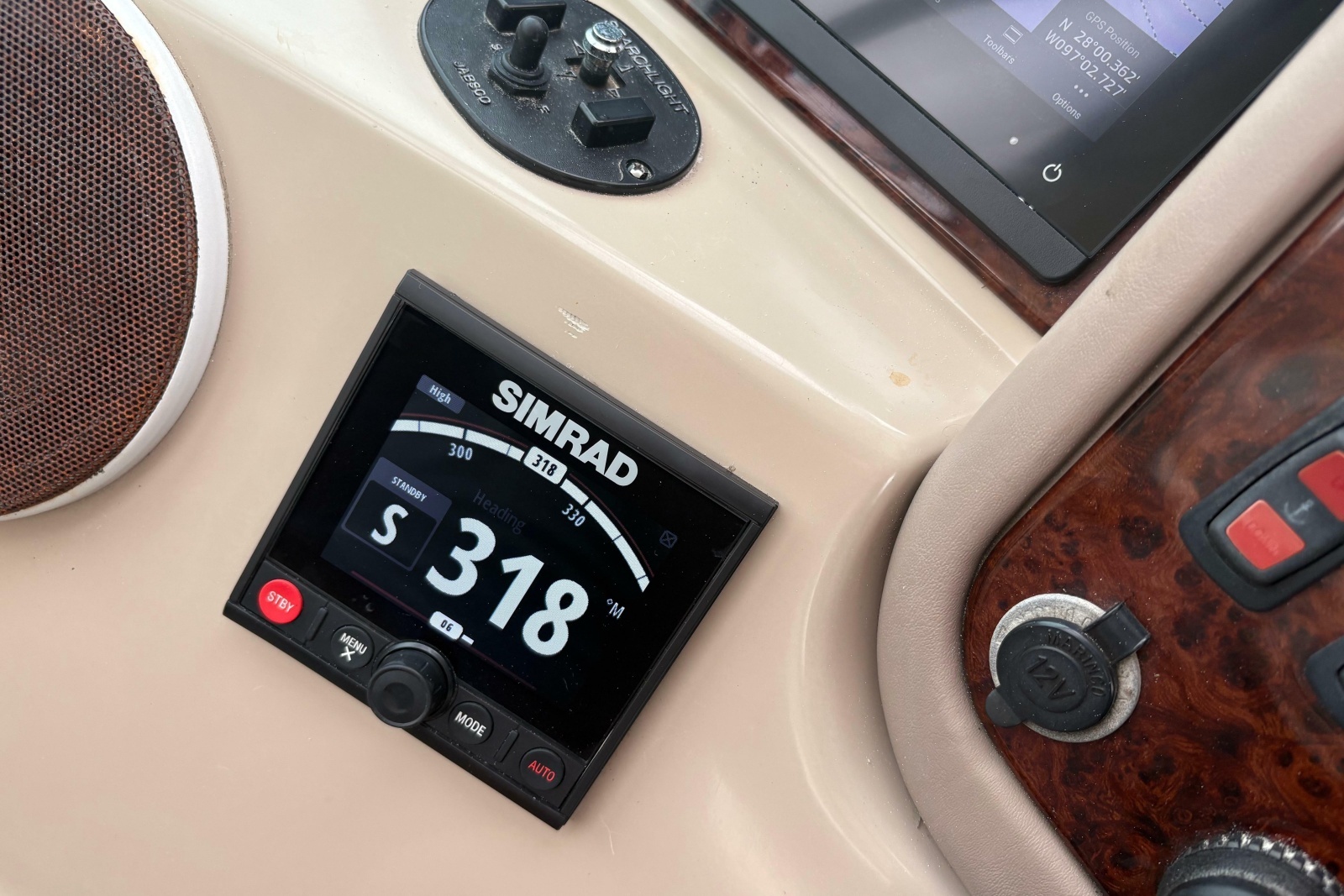 2004 Carver 560 Voyager