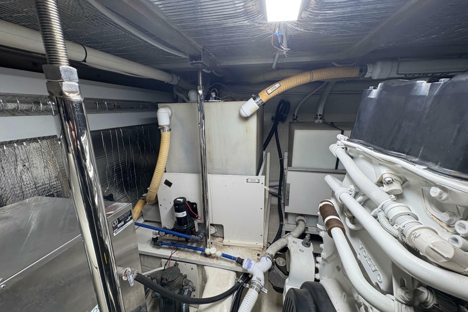 2004 Carver 560 Voyager
