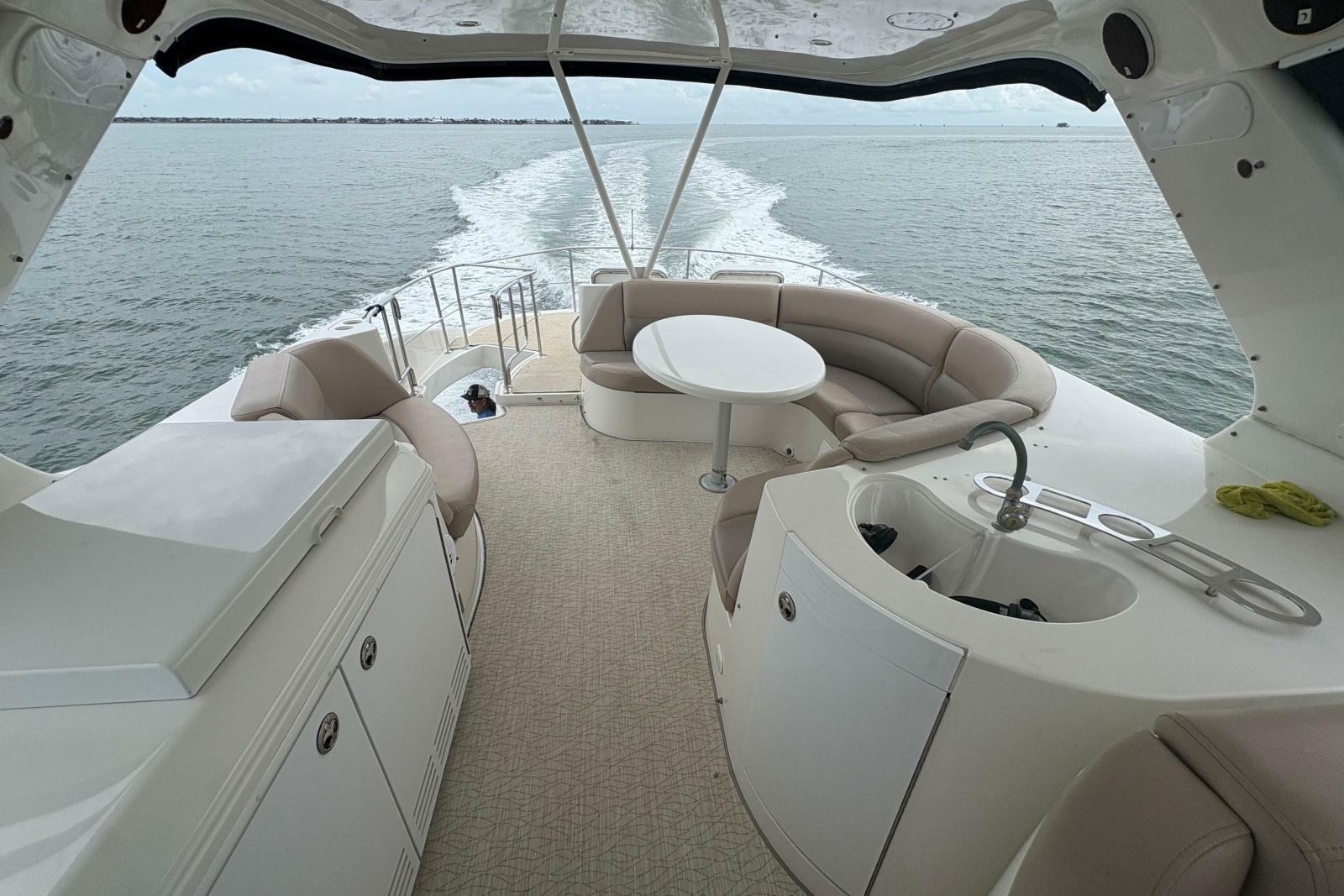 2004 Carver 560 Voyager