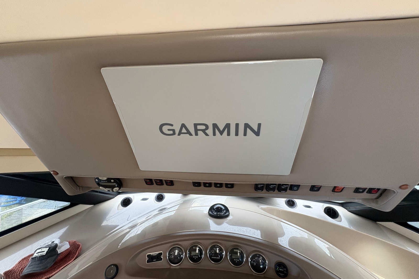 2004 Carver 560 Voyager
