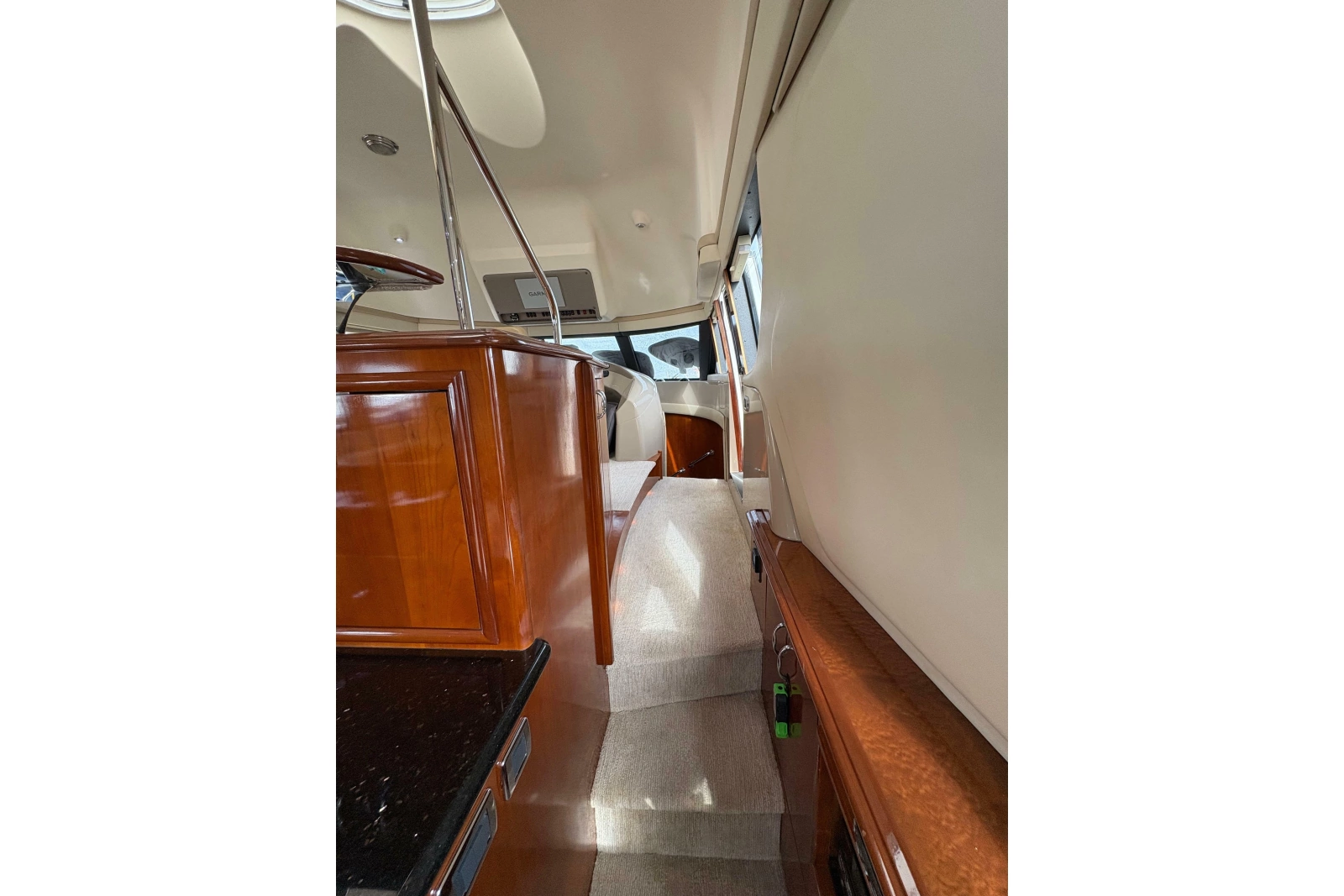 2004 Carver 560 Voyager