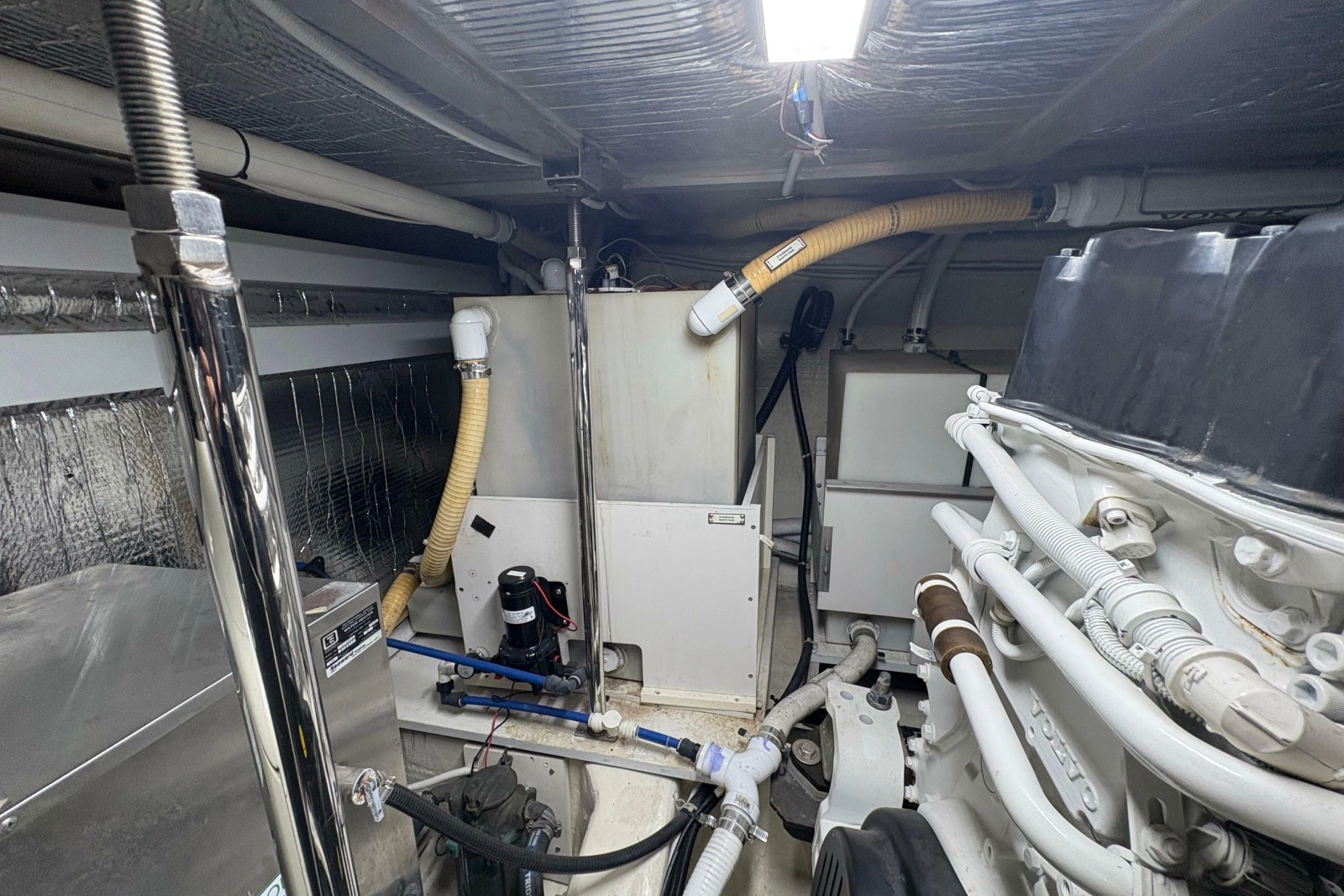 2004 Carver 560 Voyager