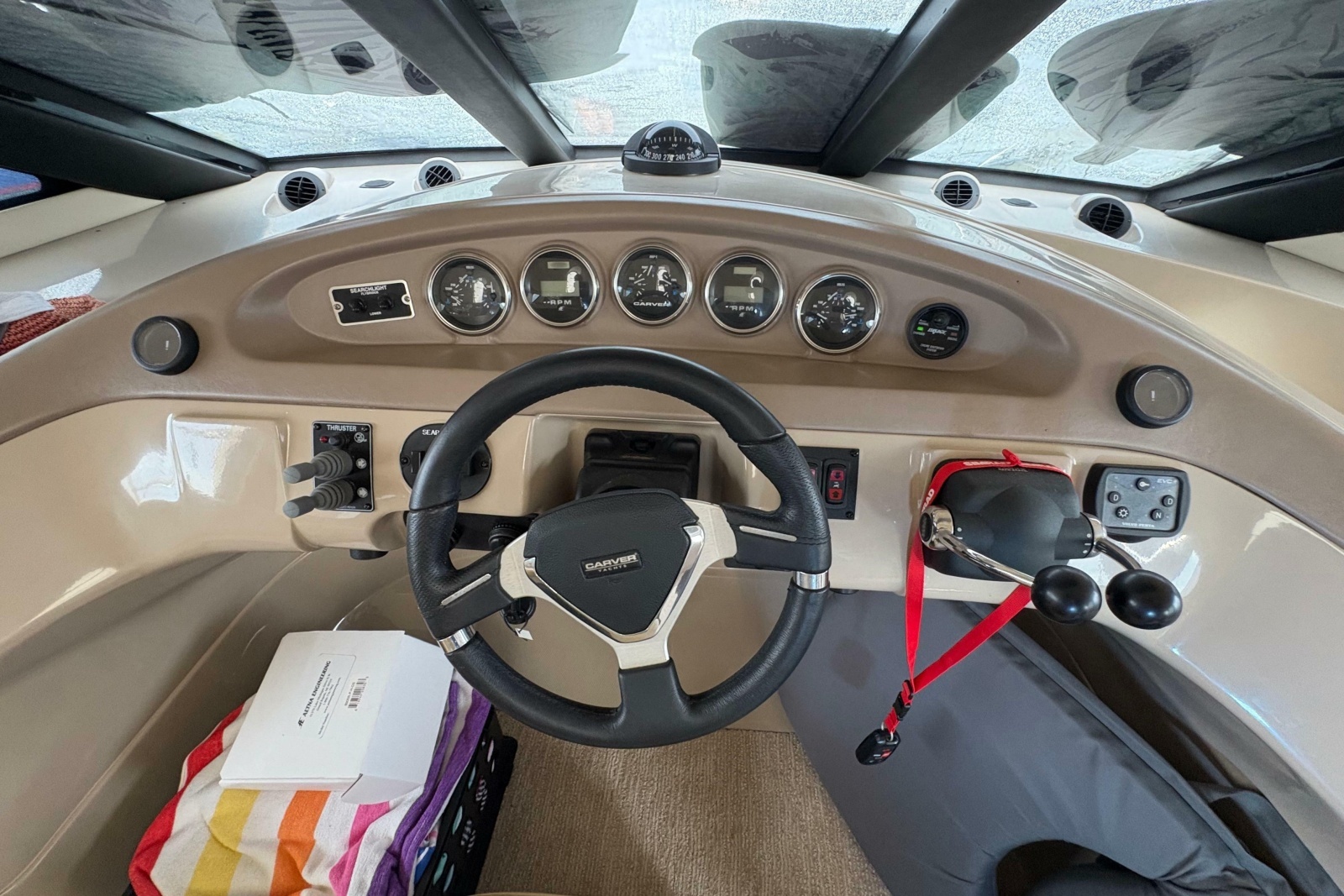 2004 Carver 560 Voyager