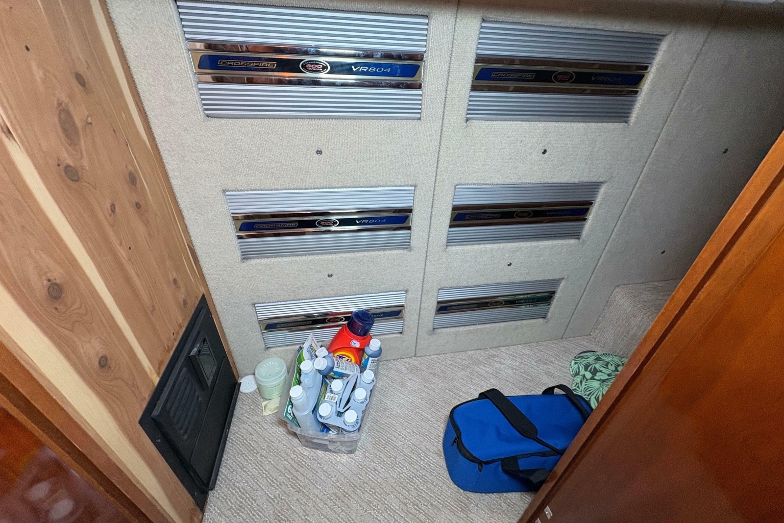 2004 Carver 560 Voyager