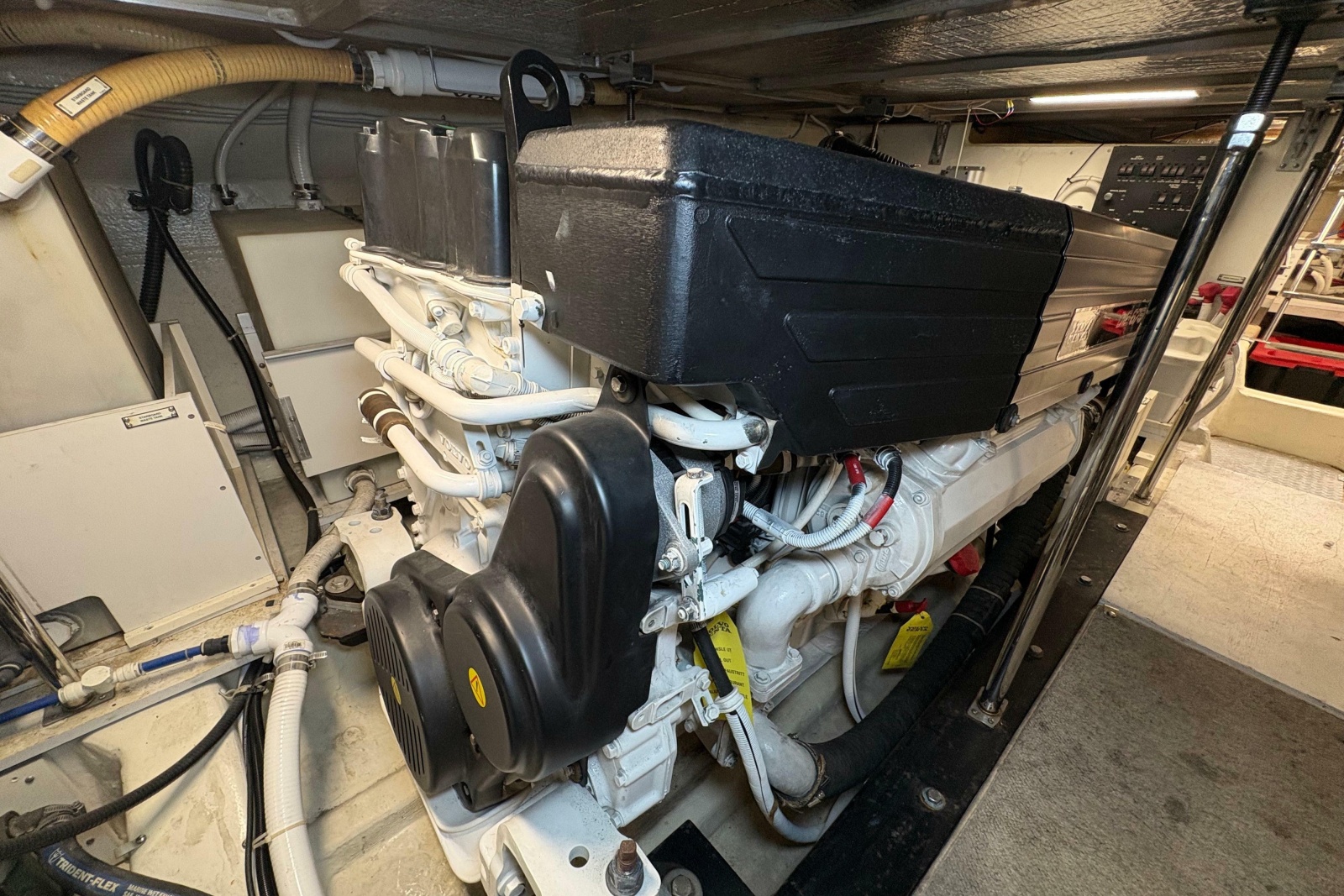 2004 Carver 560 Voyager