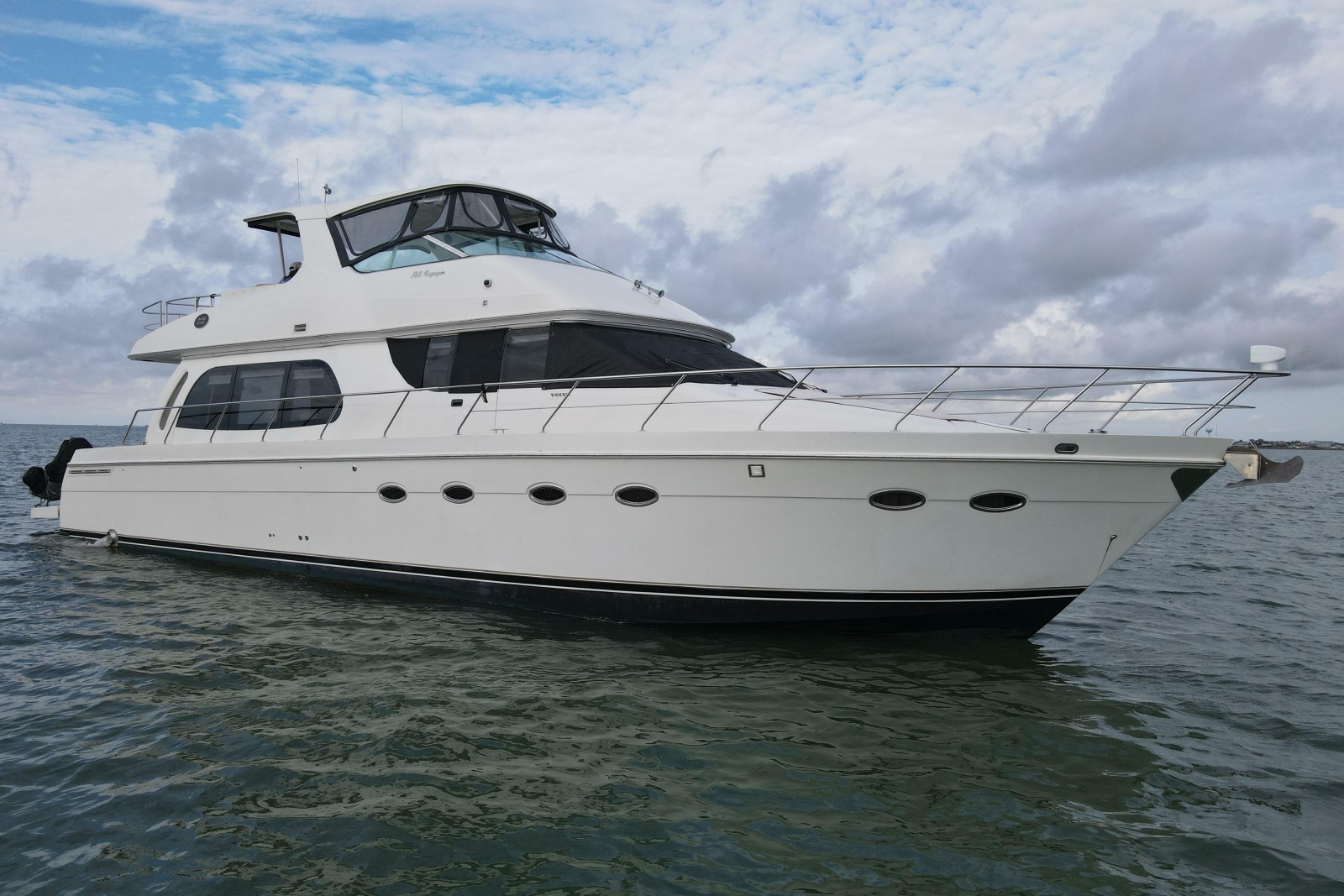 2004 Carver 560 Voyager