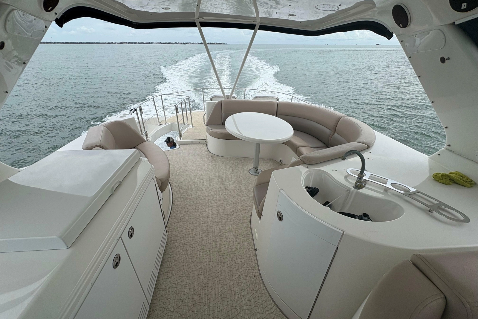 2004 Carver 560 Voyager