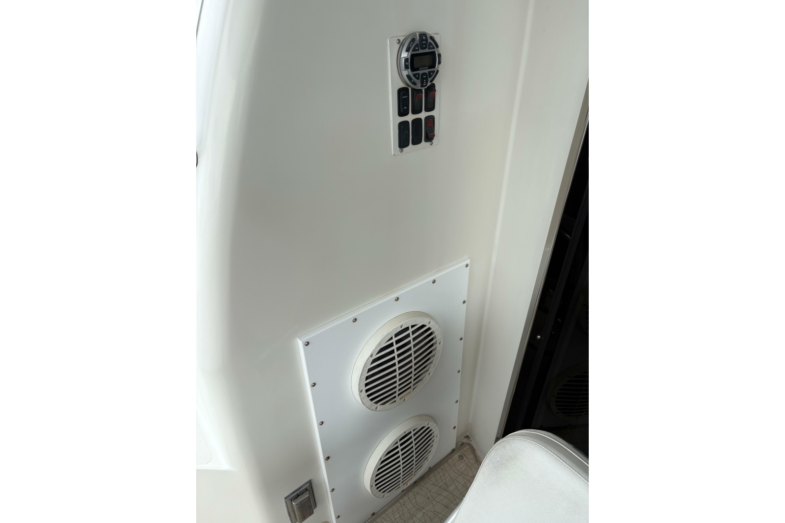 2004 Carver 560 Voyager