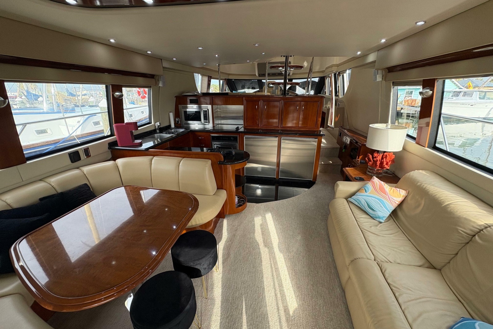 2004 Carver 560 Voyager