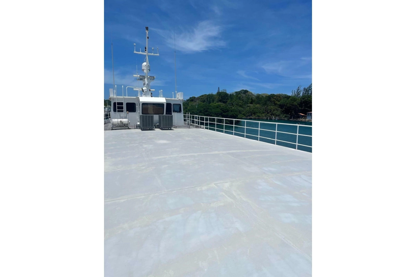 2004 Custom Supply Boat